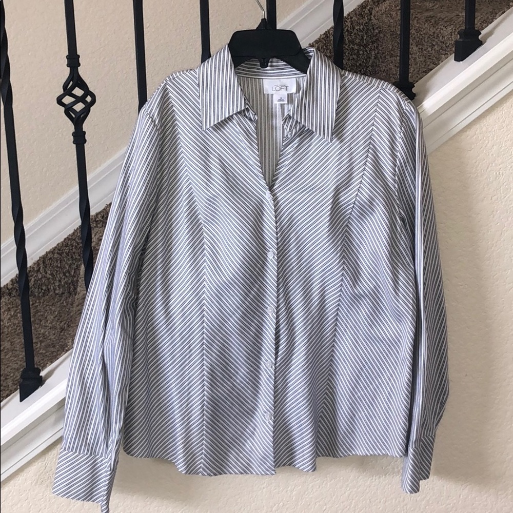 EUC Loft dress shirt- size 14